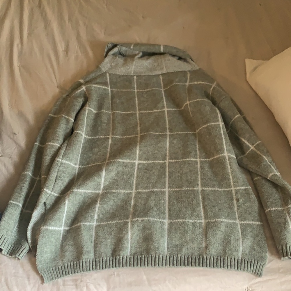 Oversized Sweater - Picture 3 of 4
